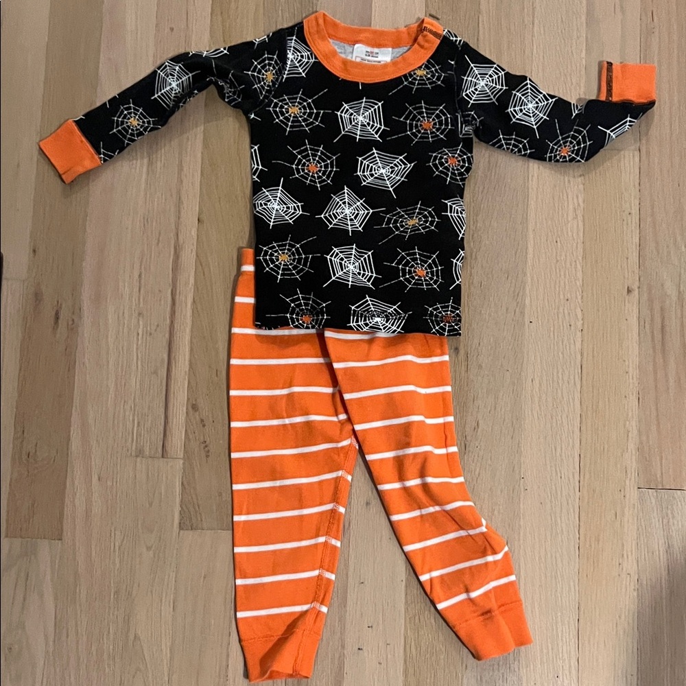 Hanna Andersson Black and Orange Spider Web Pajama Set